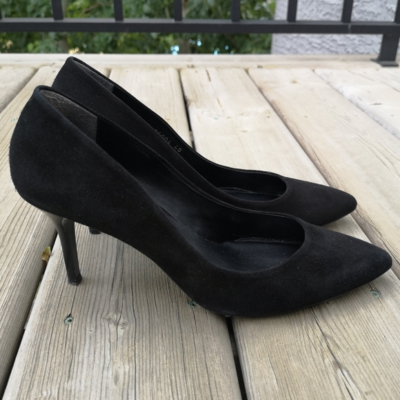 Suede Pumps - Picture 2 of 5